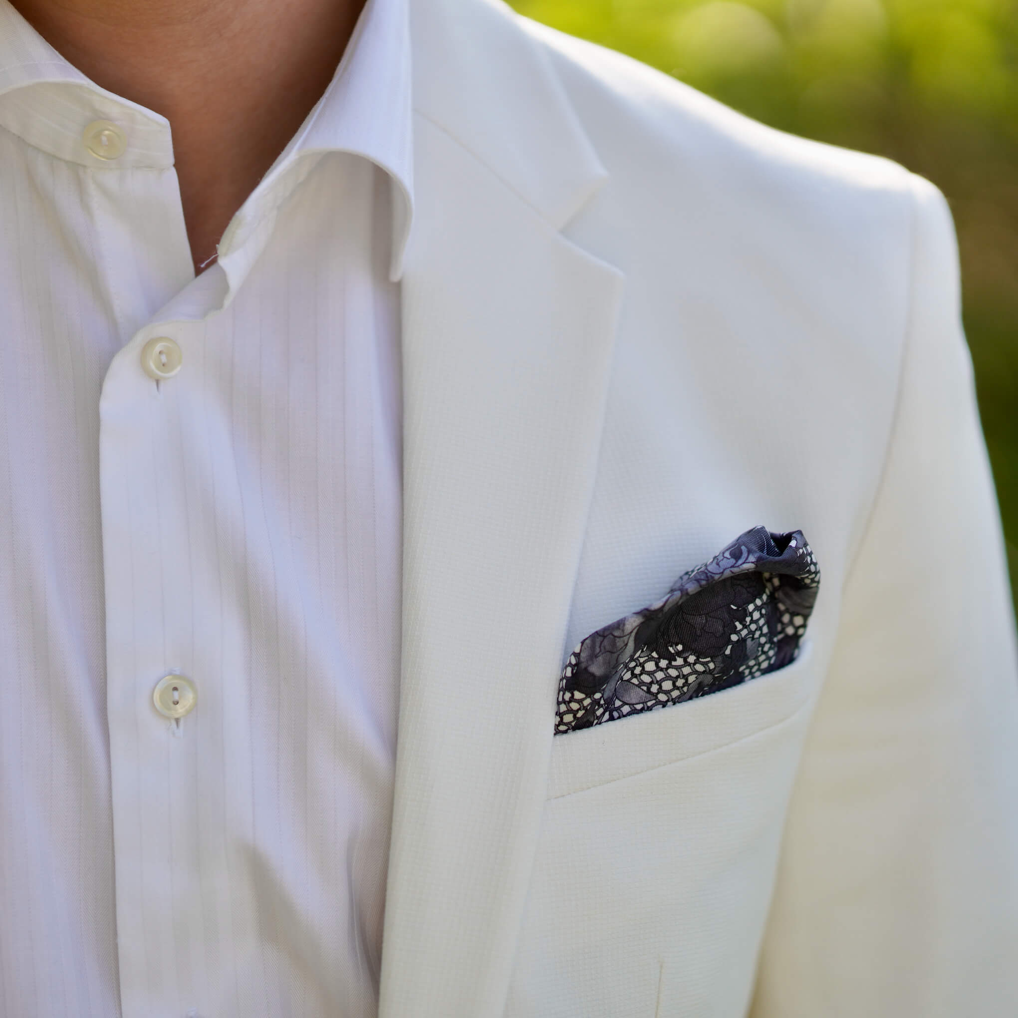CHIHIRO-BLACK/WHITE Pocket Square